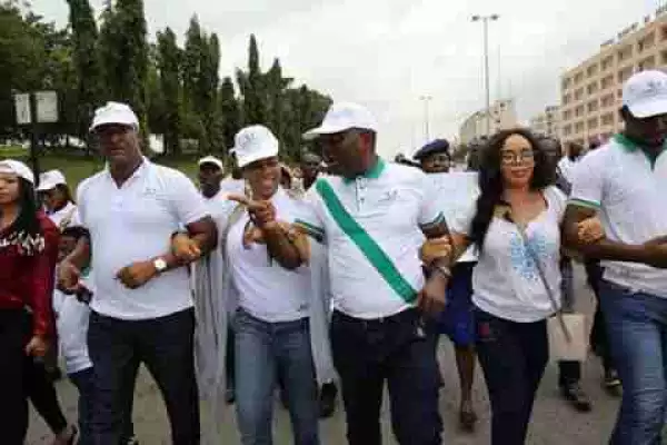 Tonto Dikeh & Kenneth Okonkwo Stage A Walk To Promote Peace & One Nigeria (Photos)